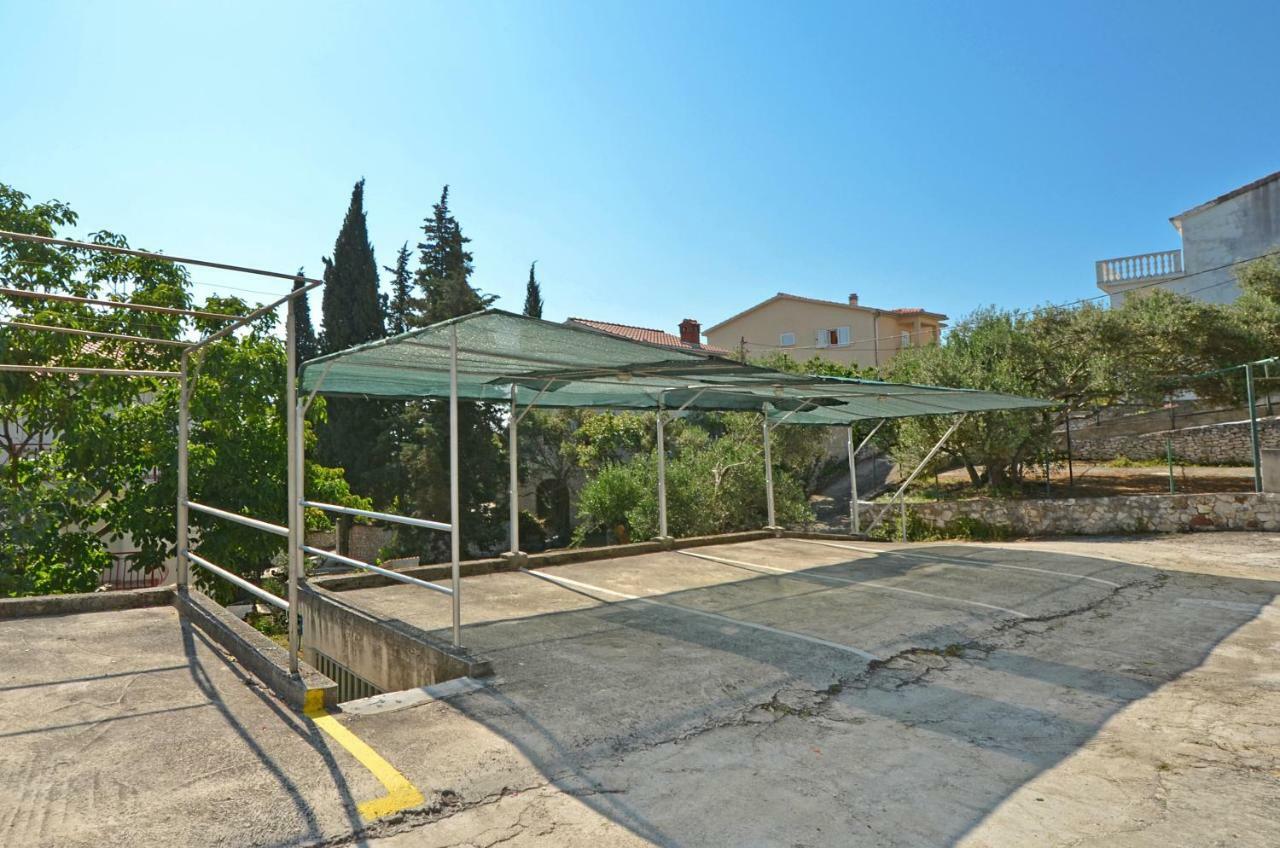 Apartment House Juretic - 50 M From The Beach Trogir Exterior foto